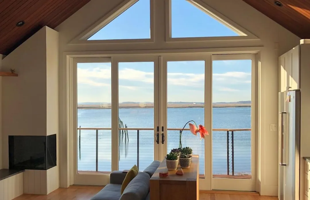 Waterfront Escape - Close To Airport & Downtown Boston