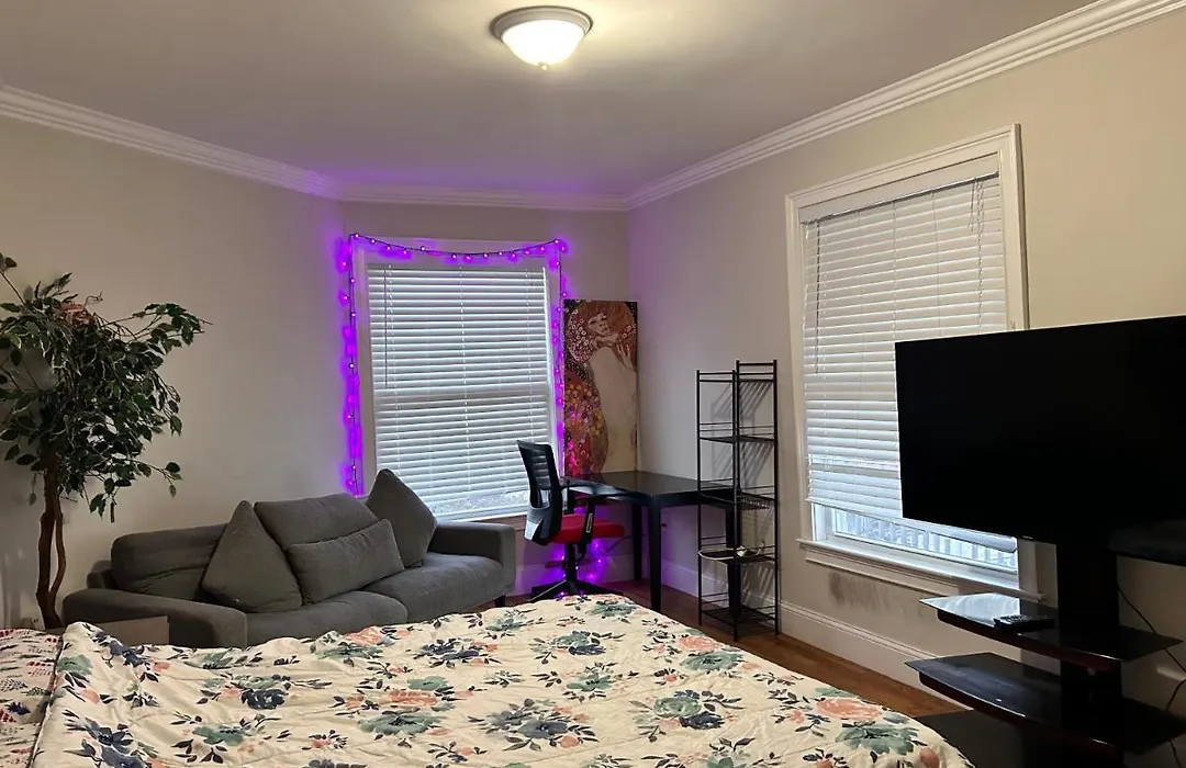 140 Bedrooms Near To Fenway & Downtown Boston
